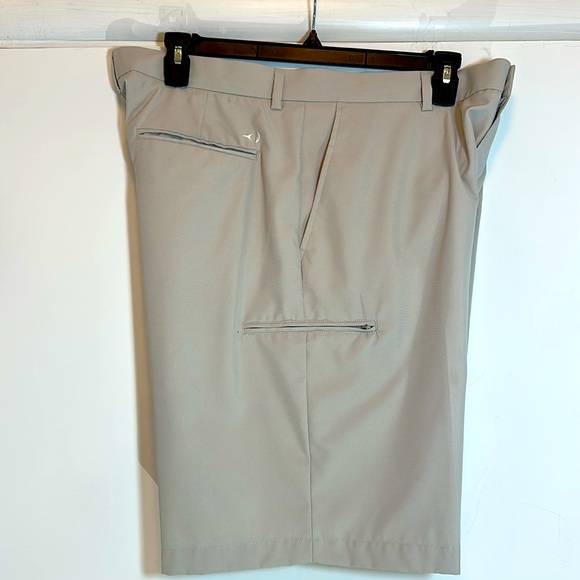 Grand Slam Active Stretch 9” Cream Colored Golf Shorts 38 waist NWOT - Picture 3 of 7